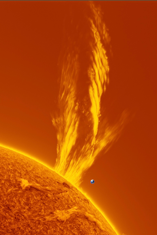 Solar prominence of 500,000 kilometers,After stacking the eruption process.