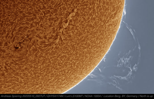 Active region 3006 with big prom