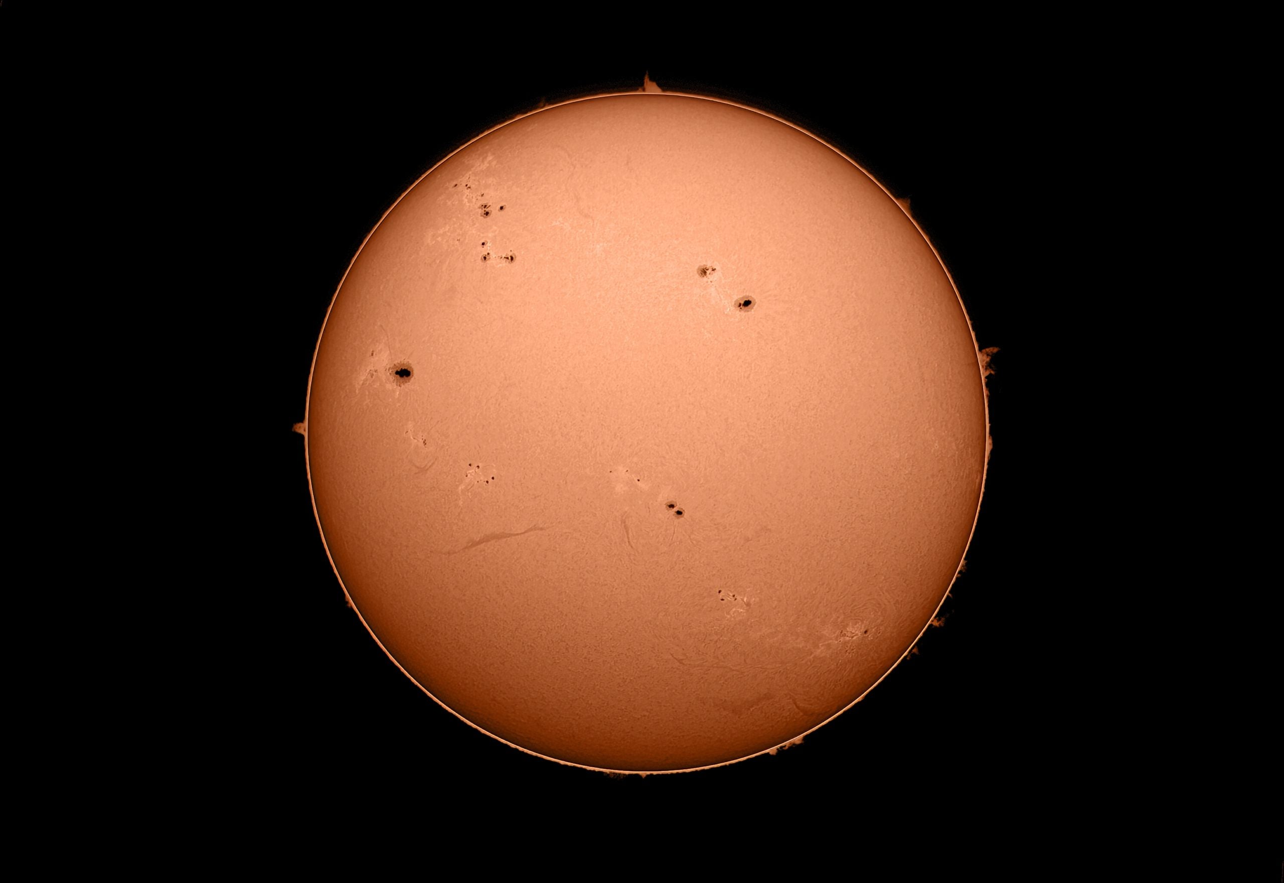 So many sunspots! – Lunt Solar Systems
