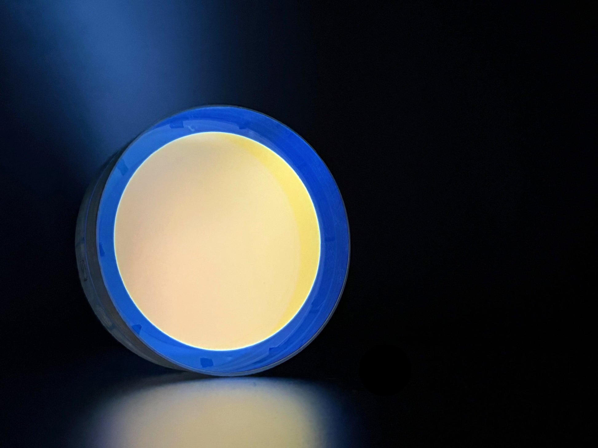 Precision optical flat mounted for interferometric testing